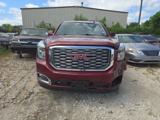 2020 GMC Yukon 4WD Denali - Exterior Front Center Image
